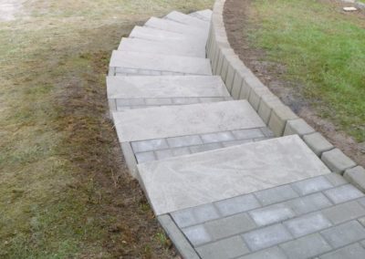 Remplacement d'un escalier et muret en bois devenu très dangereux par un escalier en élément de b...