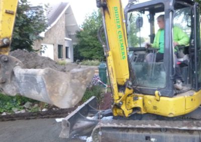 Rénovation d'une devanture de maison et accès garage avec de pavés kandla 15/15.

Un revêtement ...