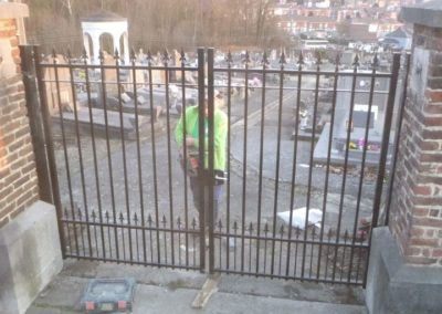 Remplacement d'un portail dans un cimetière de Saint-Nicolas. 

Portail réalisés sur mesures et i...