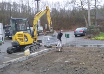 Aménagement d'une devanture de maison. 

D'ici quelques semaines nous placerons la pelouse pour un ...