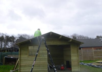 Installation d'un chalet de jardin.

Réalisation de la dalle.
Réalisation d'un chalet sur mesure.
...