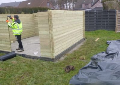 Installation d'un chalet de jardin.

Réalisation de la dalle.
Réalisation d'un chalet sur mesure.
...