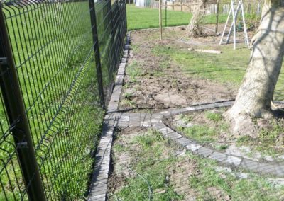 Préparation d'un jardin pour l'utilisation d'un robot pour la tonte.

Installation de 340 mètres d...
