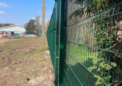 Chantier terminé avec succès.

Remplacement de plus de 650 mètres de clôture d'une hauteur de 2 ...