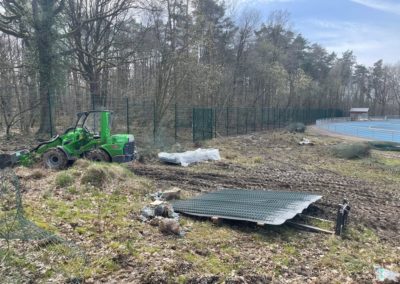 Chantier terminé avec succès.

Remplacement de plus de 650 mètres de clôture d'une hauteur de 2 ...