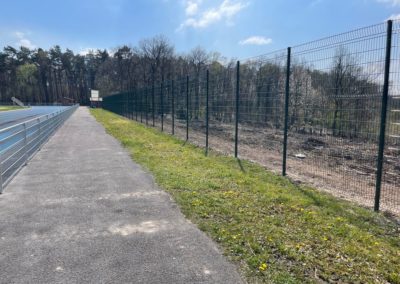 Chantier terminé avec succès.

Remplacement de plus de 650 mètres de clôture d'une hauteur de 2 ...