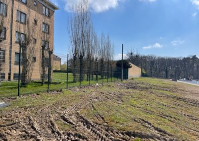 Chantier terminé avec succès.

Remplacement de plus de 650 mètres de clôture d'une hauteur de 2 ...