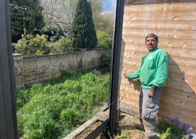 Installation d'une palissade de composite entre deux jardins.  

Merci les gars pour votre super bou...