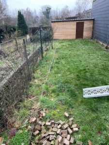 Installation d'une palissade de composite entre deux jardins.  

Merci les gars pour votre super bou...