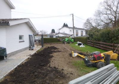 Rénovation d'un petit jardin à Ans.

Remplacement des vielles palissades de bois par une palissade...
