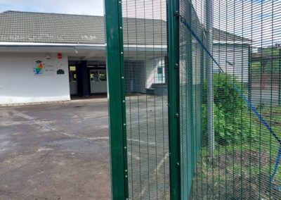 Sécurisation d'une école pour la commune de OUPEYE.

Clôture BETAFENCE SECURIFORT de 2.4 3 mètre...