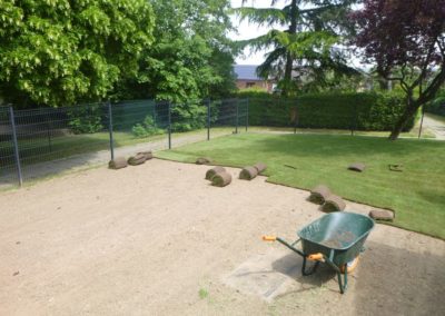 Et voila encore un client ravis de sa nouvelle pelouse, réalisée par nos équipes en deux petites ...