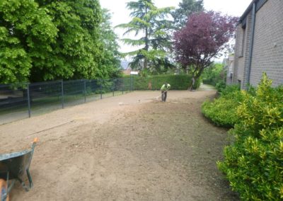 Et voila encore un client ravis de sa nouvelle pelouse, réalisée par nos équipes en deux petites ...