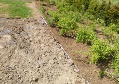Pose de plus de 200 mètres de bordures en acier galvanisé sur notre chantier d'ougffet. 

Reste à...