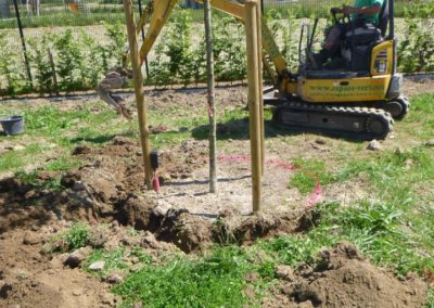 Pose de plus de 200 mètres de bordures en acier galvanisé sur notre chantier d'ougffet. 

Reste à...