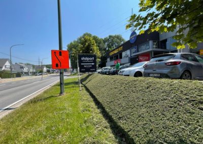 Entretien en cours d’une résidence à Neupré. 

Le soleil est au rendez-vous équipe au top.
Goo...