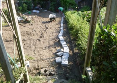 Rénovation complète d'un petit jardin de ville.

Deux petites journées ont suffit et tout est com...