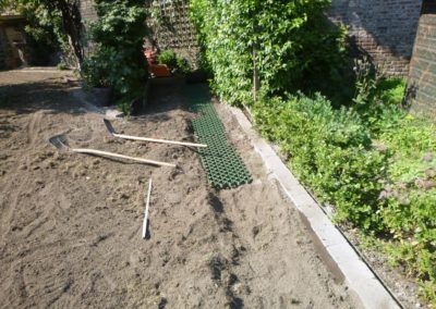 Rénovation complète d'un petit jardin de ville.

Deux petites journées ont suffit et tout est com...