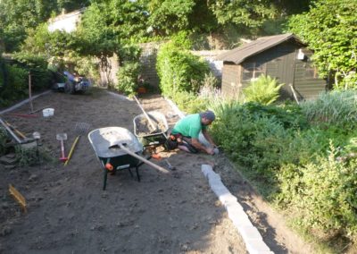 Rénovation complète d'un petit jardin de ville.

Deux petites journées ont suffit et tout est com...