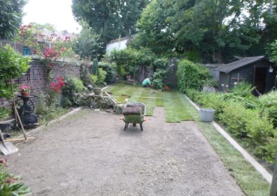 Rénovation complète d'un petit jardin de ville.

Deux petites journées ont suffit et tout est com...