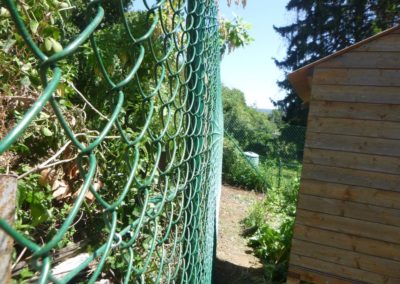 Pose d'une clôture souple de 2 mètres autour d'un jardin à Amay.

Merci à Monsieur Madame Dew......