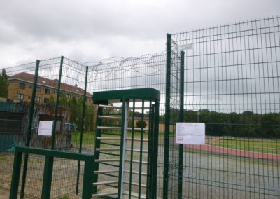 Petite sécurisation des abords du nouveau site d'athlétisme de la ville de Seraing....
