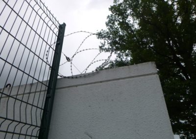Petite sécurisation des abords du nouveau site d'athlétisme de la ville de Seraing....