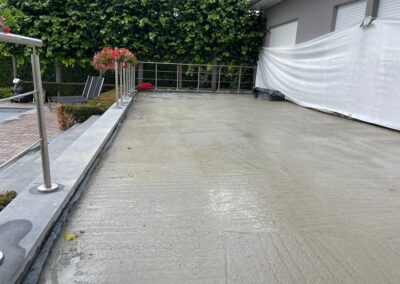 Rénovation complète d'une terrasse en bois suspendue par une nouvelle terrasse en grès-cérame 60...