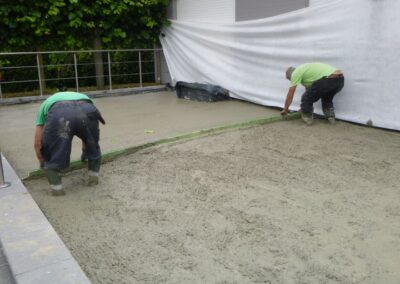 Rénovation complète d'une terrasse en bois suspendue par une nouvelle terrasse en grès-cérame 60...