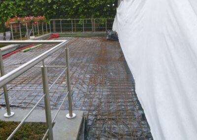 Rénovation complète d'une terrasse en bois suspendue par une nouvelle terrasse en grès-cérame 60...