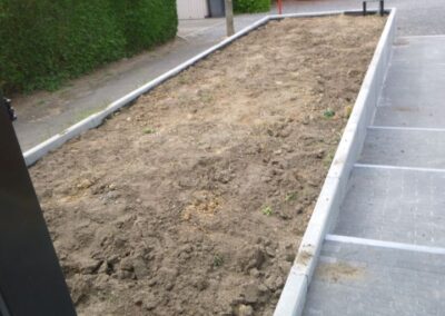 Réfection d'un jardin à Embourg.

Chantier terminé avec la réfection de la pelouse....