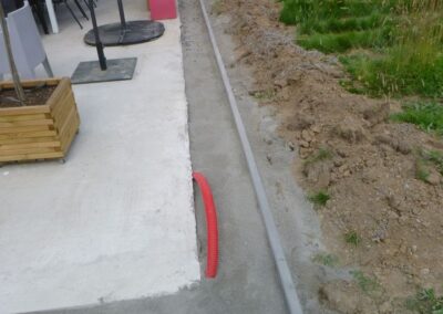 Réfection d'un jardin à Embourg.

Chantier terminé avec la réfection de la pelouse....
