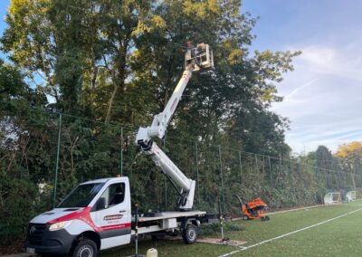 Dégagement de l'éclairage du terrain d'entrainement du RFC Seraing.

Merci à nos collaborateurs M...