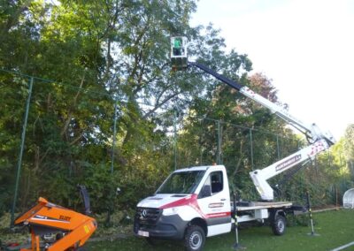 Dégagement de l'éclairage du terrain d'entrainement du RFC Seraing.

Merci à nos collaborateurs M...