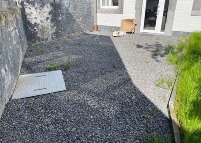 Réaménagement d'un très petit jardin à Ans.

Construction d'une nouvelle terrasse en pierre de t...