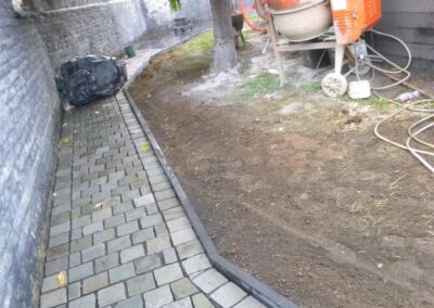 Réaménagement d'un très petit jardin à Ans.

Construction d'une nouvelle terrasse en pierre de t...